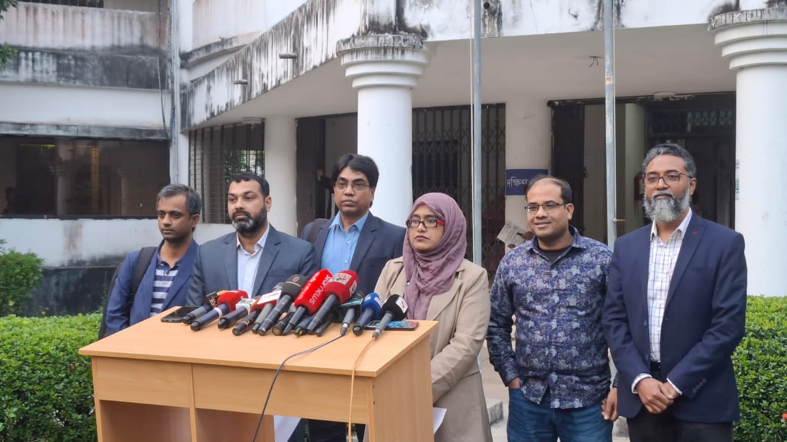 ভোটার তালিকায় অসঙ্গতি দেখিয়ে, ব্রাকসু স্থগিত